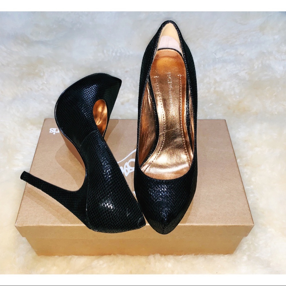 BCBG heels